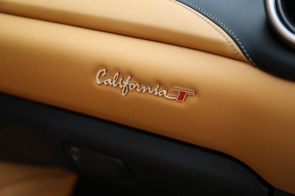 Used 2015 Ferrari California T for sale Sold at Bentley Greenwich in Greenwich CT 06830 27
