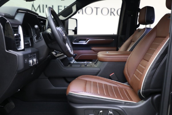 Used 2024 GMC Sierra 2500HD Denali Ultimate for sale Sold at Bentley Greenwich in Greenwich CT 06830 12