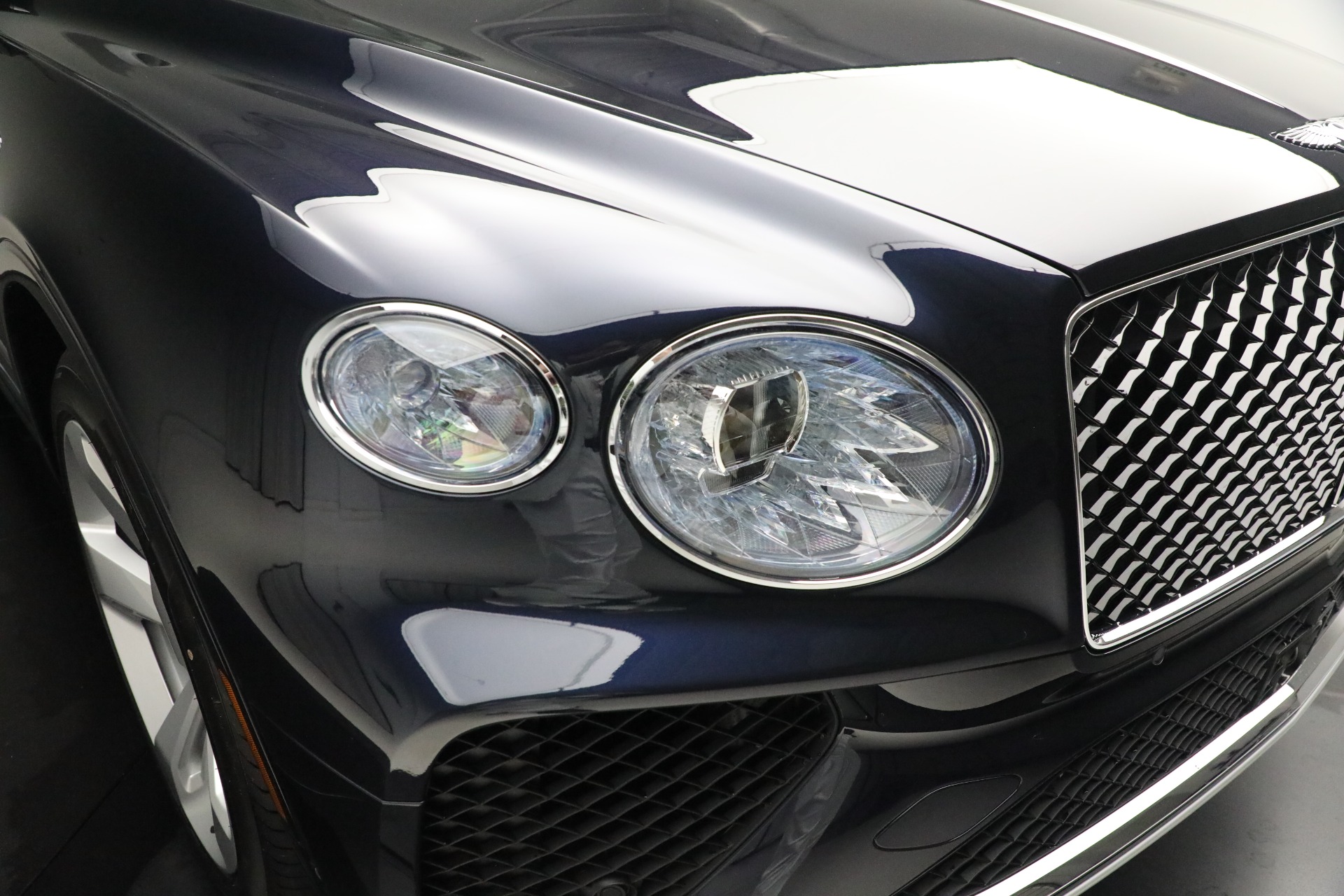 New 2024 Bentley Bentayga EWB V8 For Sale (Special Pricing