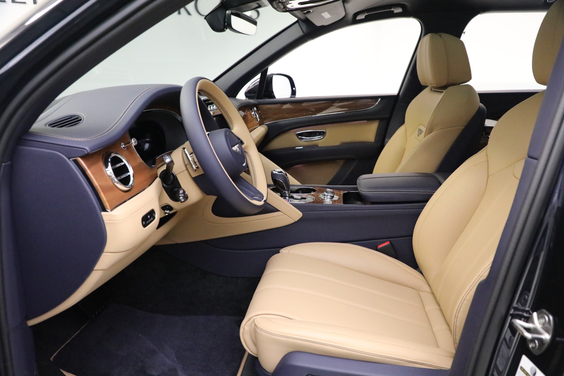 【美品】 For V8 EWB Bentayga Bentley 2024 New Sale Pricing (Special その他
