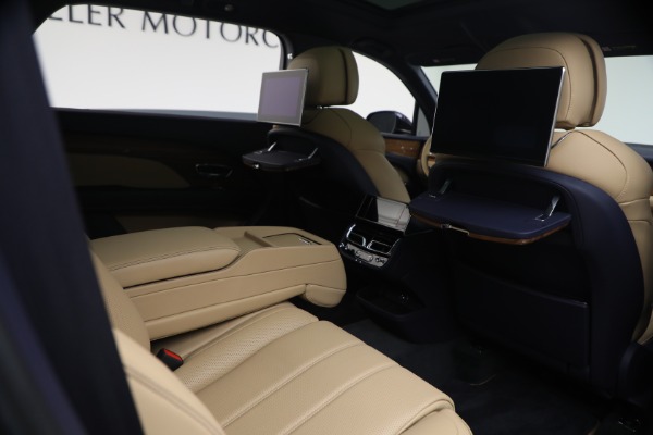 Used 2024 Bentley Bentayga EWB V8 for sale Sold at Bentley Greenwich in Greenwich CT 06830 25