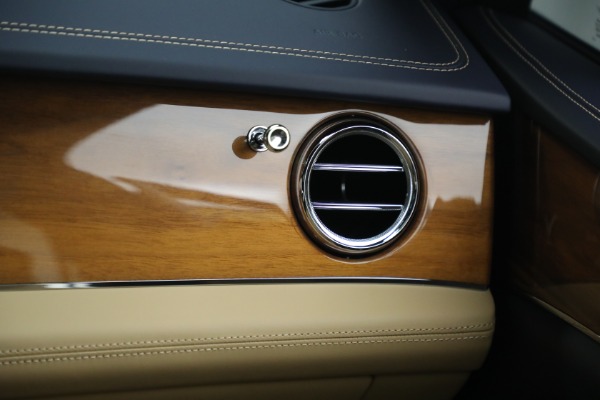 Used 2024 Bentley Bentayga EWB V8 for sale Sold at Bentley Greenwich in Greenwich CT 06830 28