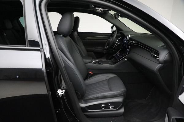 New 2024 Maserati Grecale GT for sale Sold at Bentley Greenwich in Greenwich CT 06830 28