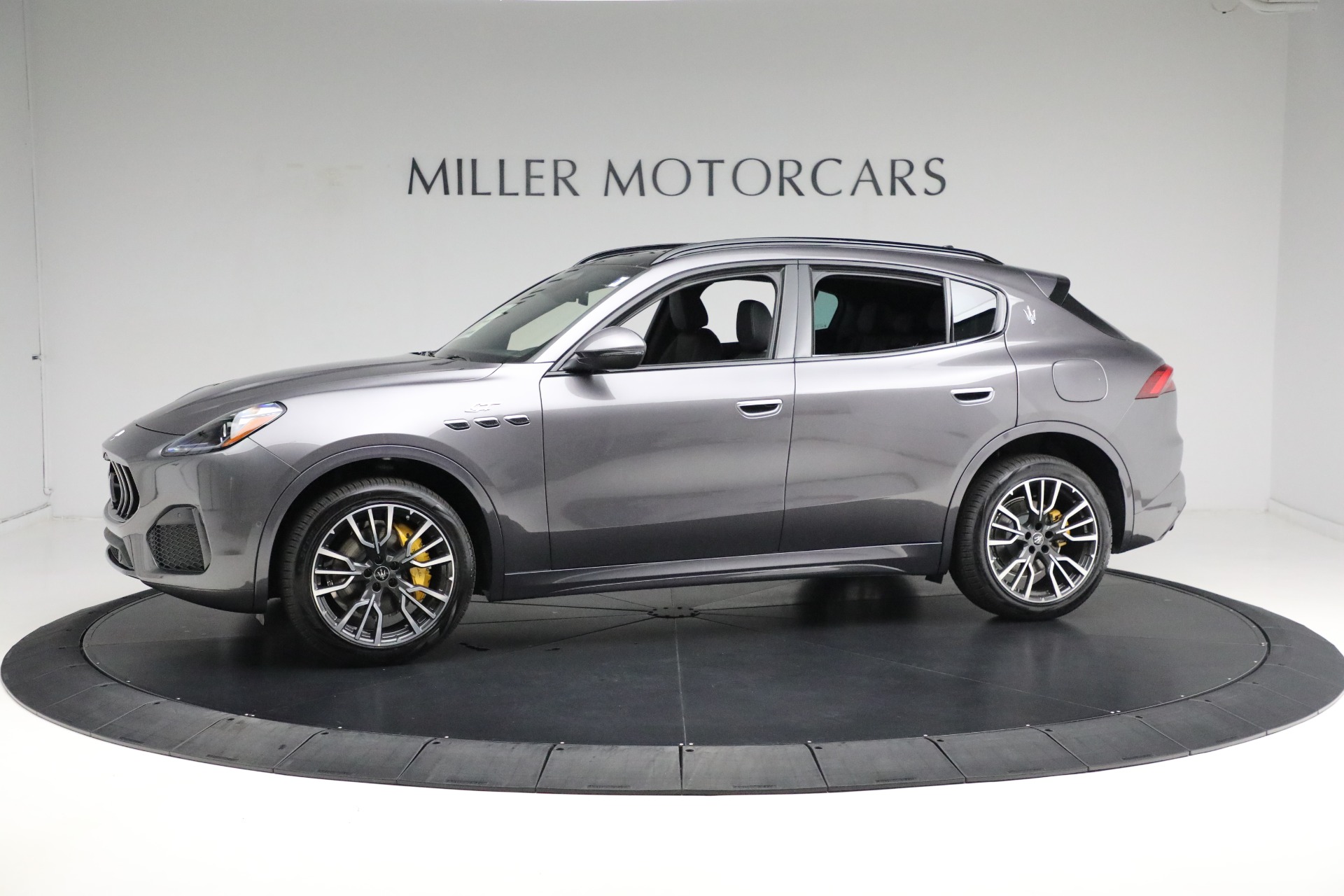 New 2024 Maserati Grecale GT for sale $69,900 at Bentley Greenwich in Greenwich CT 06830 1