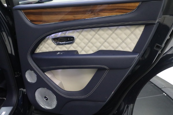 Used 2021 Bentley Bentayga V8 for sale Sold at Bentley Greenwich in Greenwich CT 06830 25