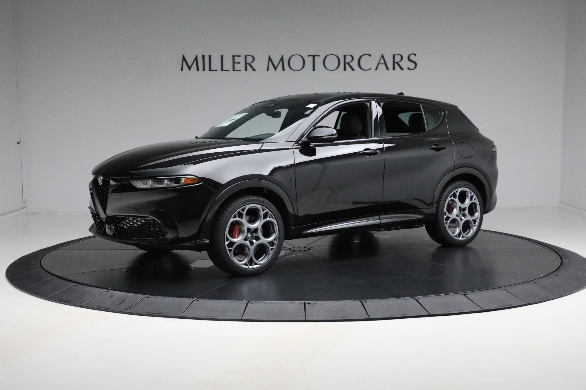 New 2024 Alfa Romeo Tonale Veloce for sale Sold at Bentley Greenwich in Greenwich CT 06830 1