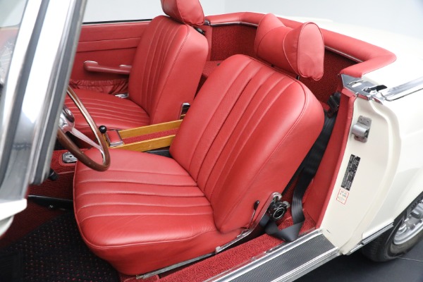 Used 1970 Mercedes-Benz 280 SL for sale Sold at Bentley Greenwich in Greenwich CT 06830 19