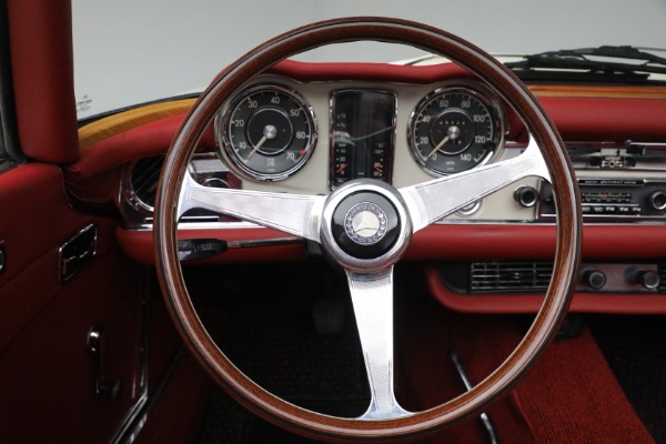 Used 1970 Mercedes-Benz 280 SL for sale Sold at Bentley Greenwich in Greenwich CT 06830 20