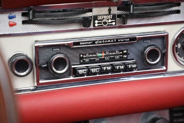 Used 1970 Mercedes-Benz 280 SL for sale Sold at Bentley Greenwich in Greenwich CT 06830 21