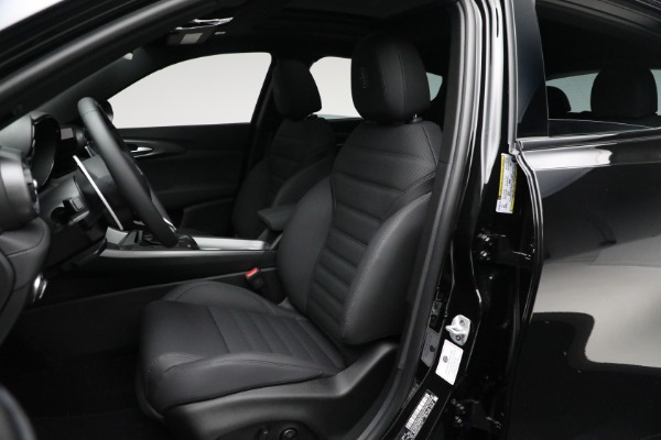 New 2024 Alfa Romeo Tonale Veloce for sale Sold at Bentley Greenwich in Greenwich CT 06830 26