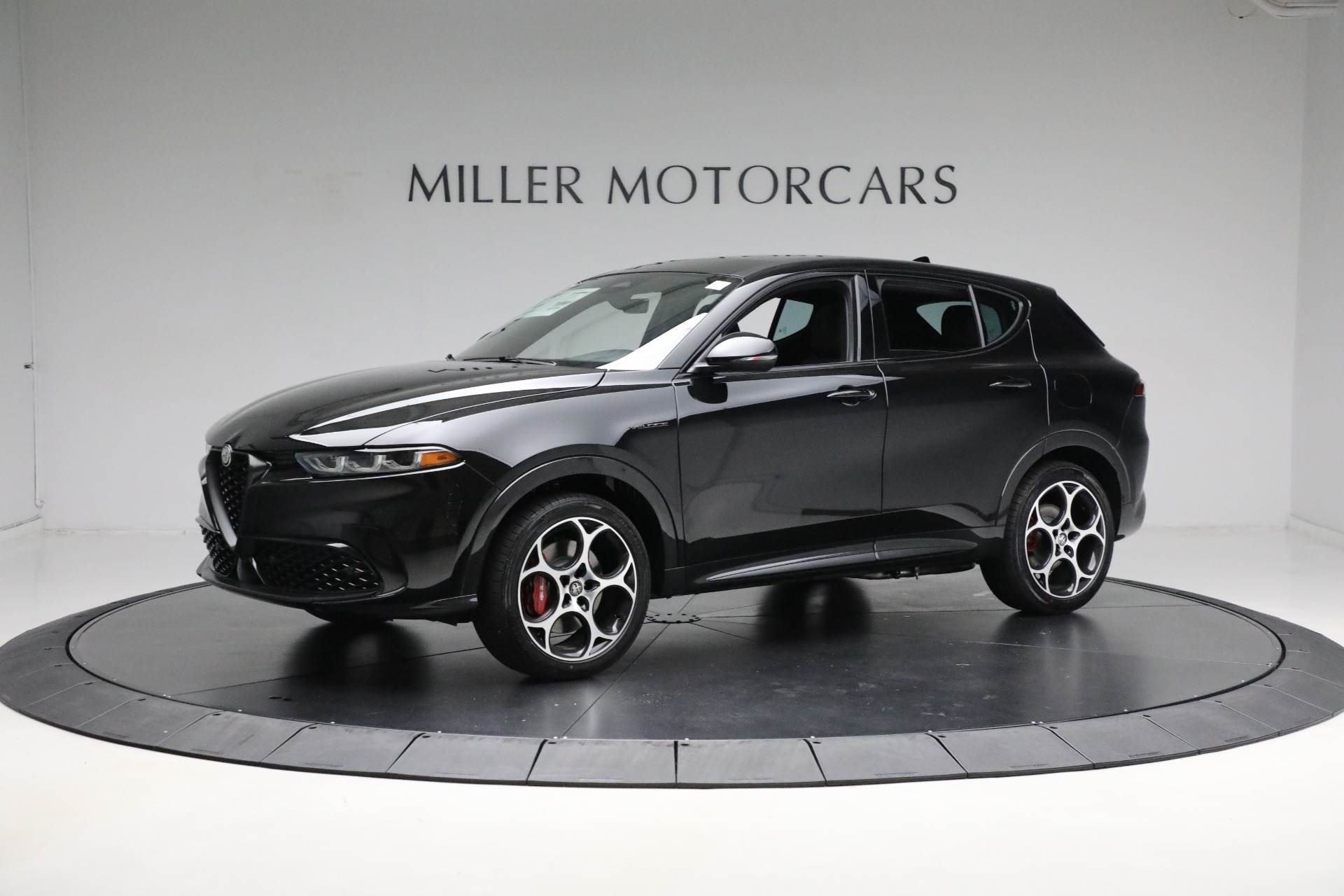 New 2024 Alfa Romeo Tonale Veloce for sale Sold at Bentley Greenwich in Greenwich CT 06830 1