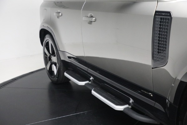 Used 2022 Land Rover Defender 110 X for sale Sold at Bentley Greenwich in Greenwich CT 06830 15
