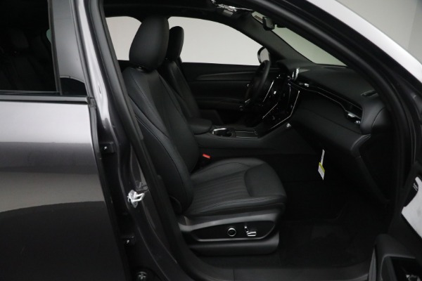 New 2024 Maserati Grecale GT for sale Sold at Bentley Greenwich in Greenwich CT 06830 24