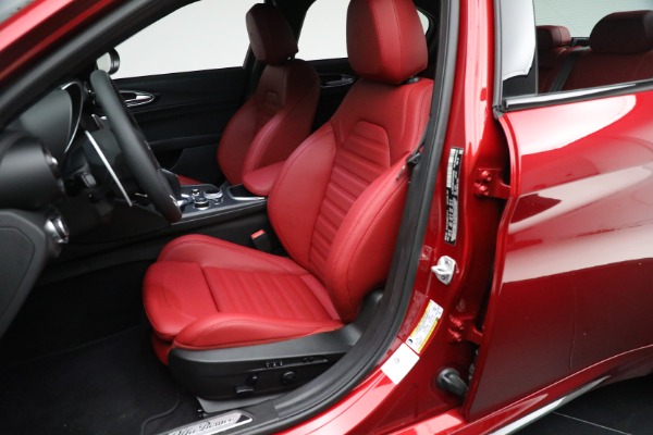 Used 2024 Alfa Romeo Giulia Quadrifoglio Carbon for sale $78,900 at Bentley Greenwich in Greenwich CT 06830 27