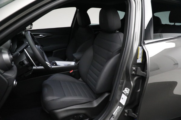 New 2024 Alfa Romeo Tonale Veloce for sale Sold at Bentley Greenwich in Greenwich CT 06830 28