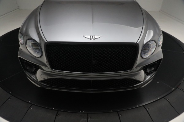 Used 2023 Bentley Bentayga Azure Hybrid for sale Sold at Bentley Greenwich in Greenwich CT 06830 16
