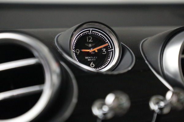 Used 2019 Bentley Bentayga V8 for sale Sold at Bentley Greenwich in Greenwich CT 06830 27