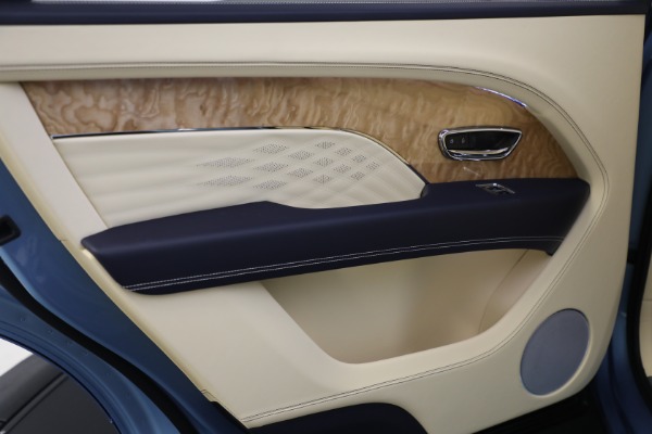 New 2024 Bentley Bentayga EWB Azure V8 for sale Sold at Bentley Greenwich in Greenwich CT 06830 23