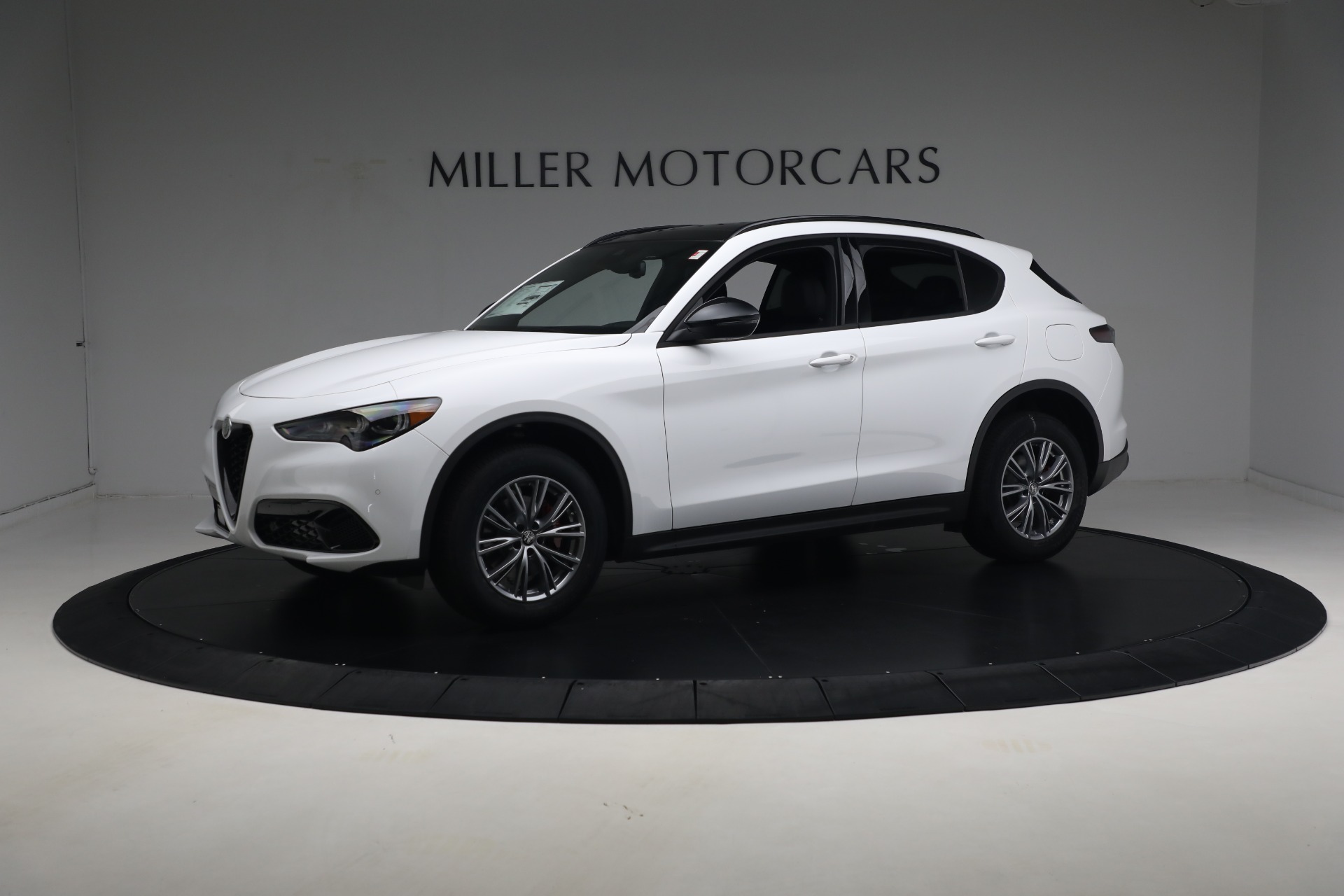 New 2024 Alfa Romeo Stelvio Sprint for sale Sold at Bentley Greenwich in Greenwich CT 06830 1