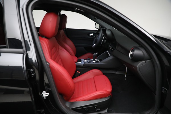New 2024 Alfa Romeo Giulia Sprint for sale Sold at Bentley Greenwich in Greenwich CT 06830 25
