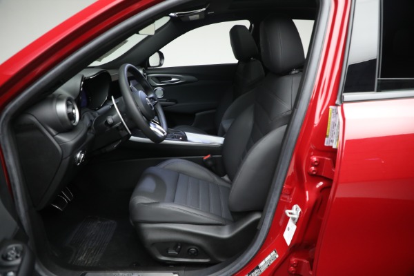 New 2024 Alfa Romeo Tonale Veloce for sale Sold at Bentley Greenwich in Greenwich CT 06830 28