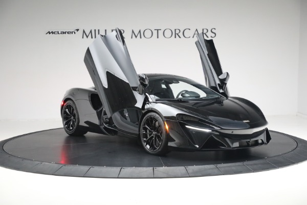New 2025 McLaren Artura TechLux for sale Sold at Bentley Greenwich in Greenwich CT 06830 17