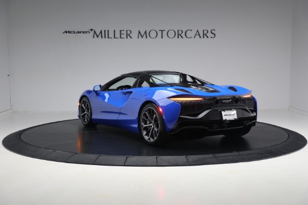 New 2025 McLaren Artura Spider Performance for sale $329,718 at Bentley Greenwich in Greenwich CT 06830 18