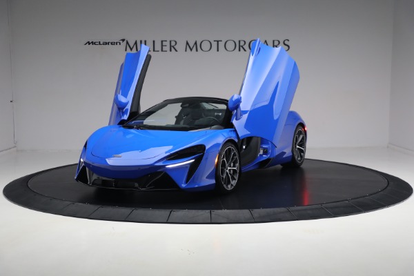 New 2025 McLaren Artura Spider Performance for sale $329,718 at Bentley Greenwich in Greenwich CT 06830 26