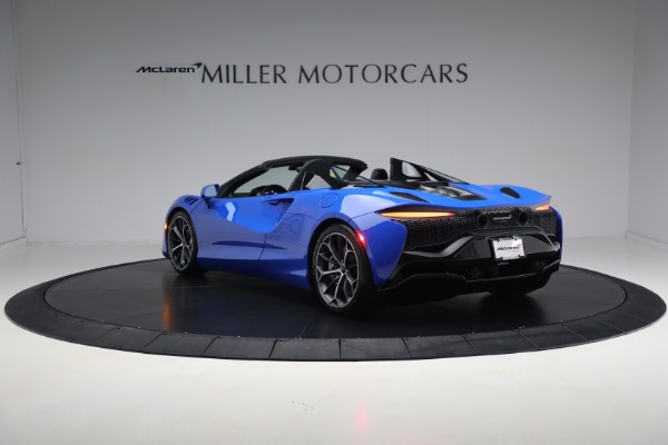 New 2025 McLaren Artura Spider Performance for sale $329,718 at Bentley Greenwich in Greenwich CT 06830 5
