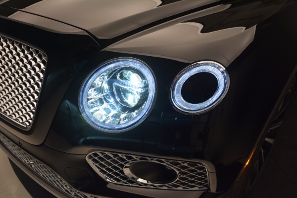 New 2017 Bentley Bentayga for sale Sold at Bentley Greenwich in Greenwich CT 06830 17