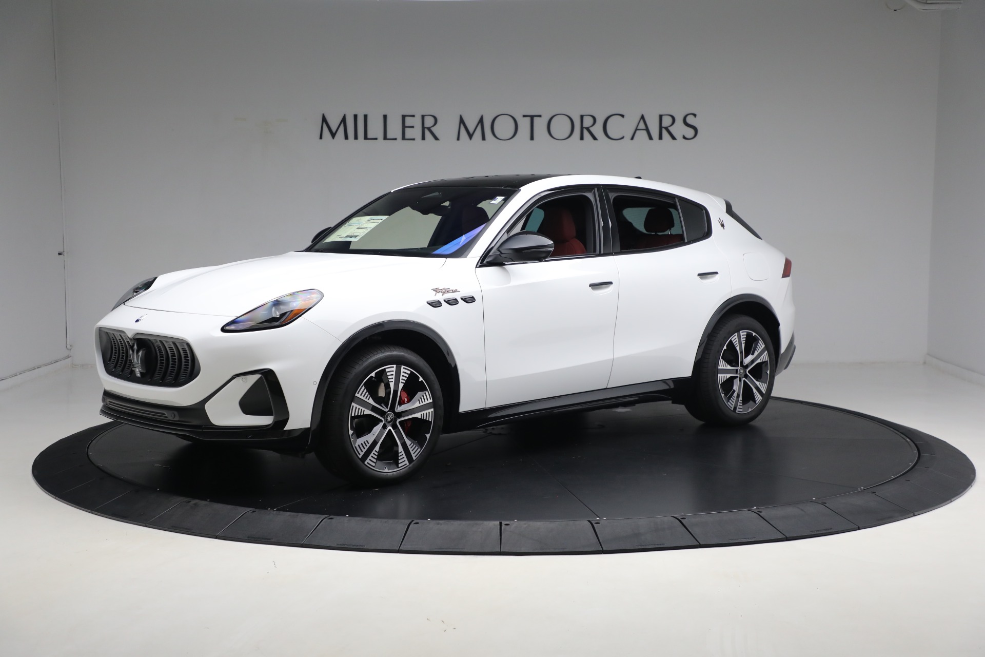 New 2025 Maserati Grecale Folgore for sale $99,900 at Bentley Greenwich in Greenwich CT 06830 1