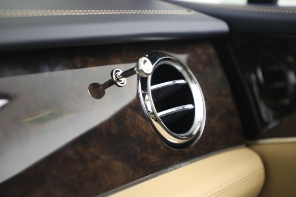New 2024 Bentley Bentayga Hybrid for sale Sold at Bentley Greenwich in Greenwich CT 06830 28