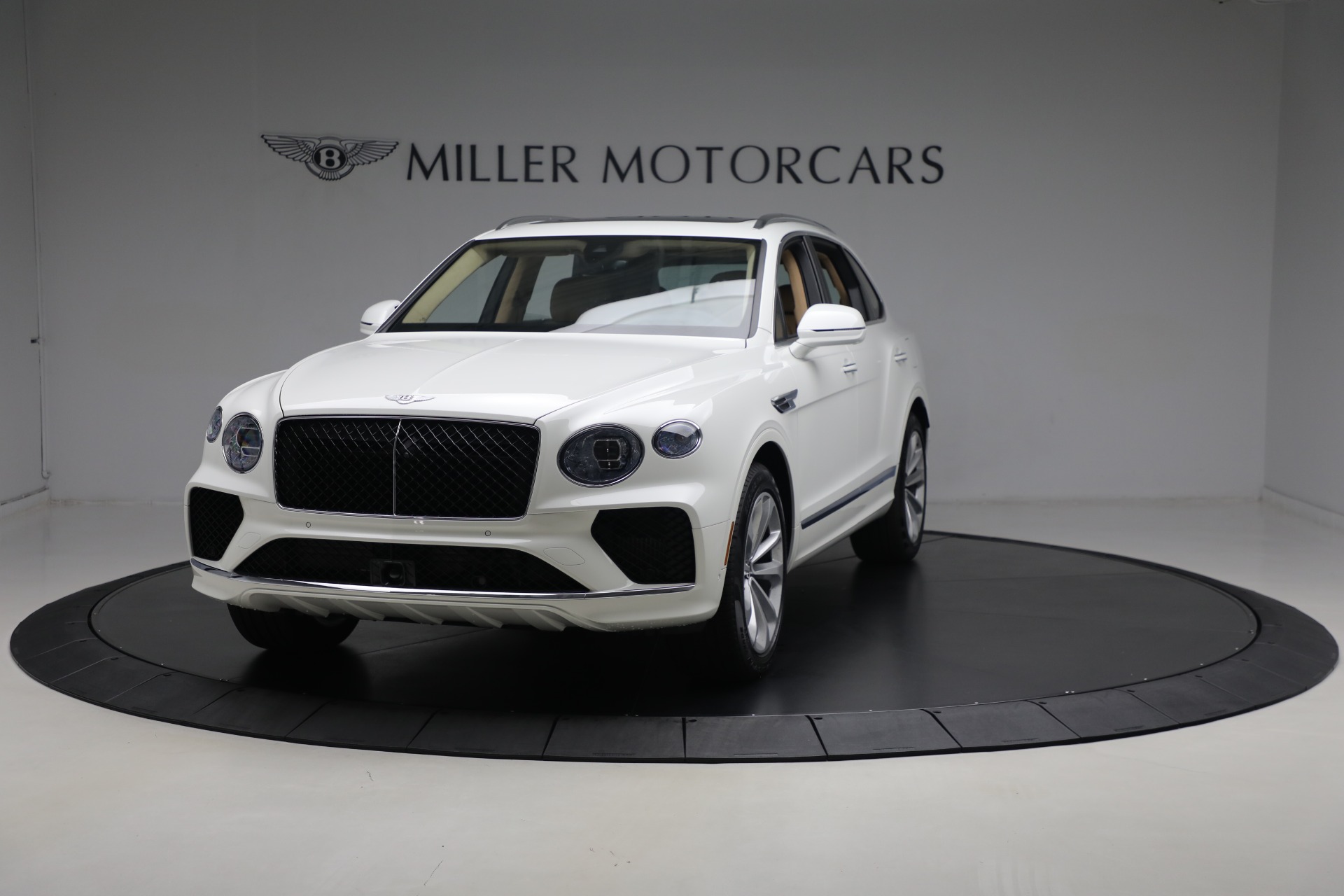 New 2024 Bentley Bentayga Hybrid for sale Sold at Bentley Greenwich in Greenwich CT 06830 1