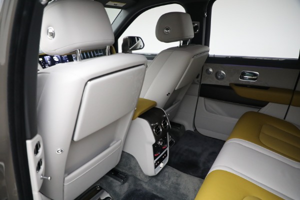 Used 2025 Rolls-Royce Cullinan for sale Sold at Bentley Greenwich in Greenwich CT 06830 25