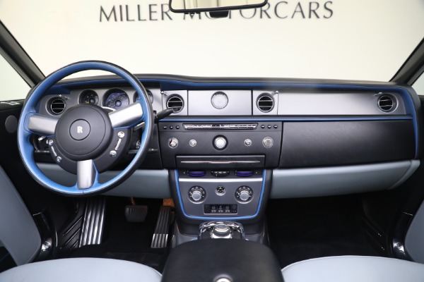 Used 2015 Rolls-Royce Phantom Drophead Coupe for sale Sold at Bentley Greenwich in Greenwich CT 06830 4