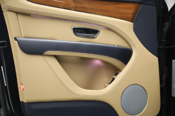 Used 2021 Bentley Bentayga V8 for sale Sold at Bentley Greenwich in Greenwich CT 06830 14