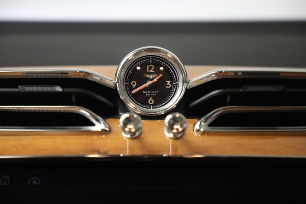 Used 2021 Bentley Bentayga V8 for sale Sold at Bentley Greenwich in Greenwich CT 06830 28