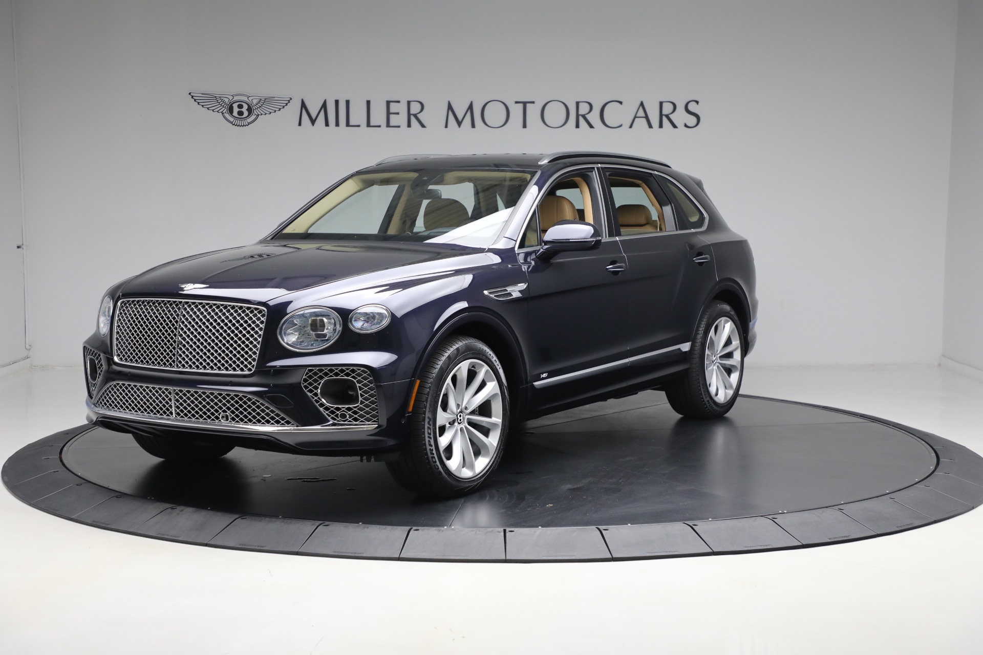 Used 2021 Bentley Bentayga V8 for sale Sold at Bentley Greenwich in Greenwich CT 06830 1
