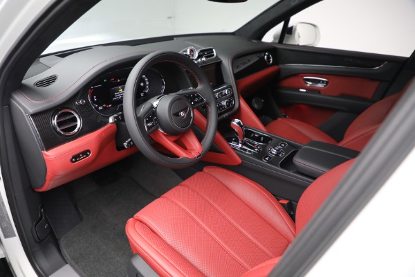 New 2025 Bentley Bentayga V8 for sale $267,820 at Bentley Greenwich in Greenwich CT 06830 14