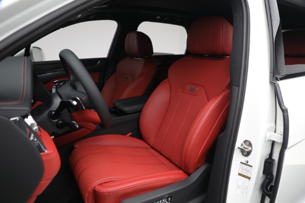 New 2025 Bentley Bentayga V8 for sale $267,820 at Bentley Greenwich in Greenwich CT 06830 16