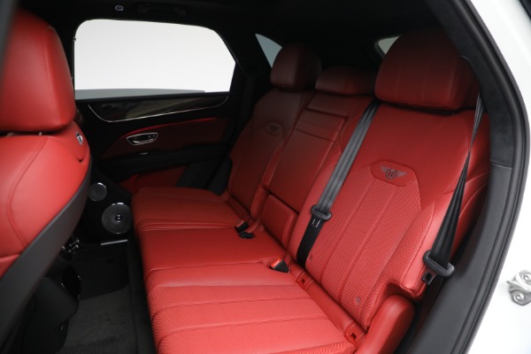 New 2025 Bentley Bentayga V8 for sale $267,820 at Bentley Greenwich in Greenwich CT 06830 19