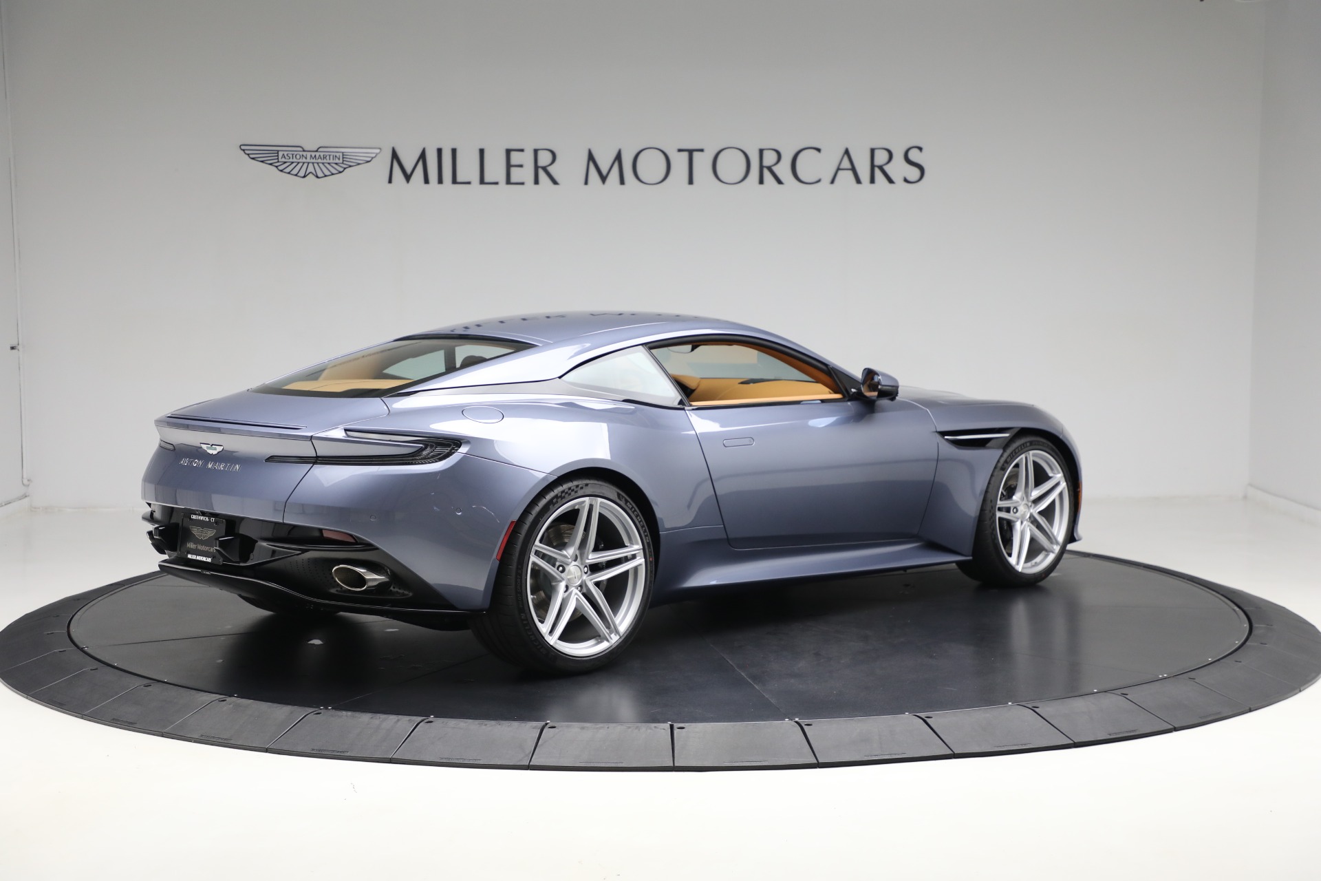 New 2025 Aston Martin DB12 V8 For Sale (Special Pricing) | Bentley