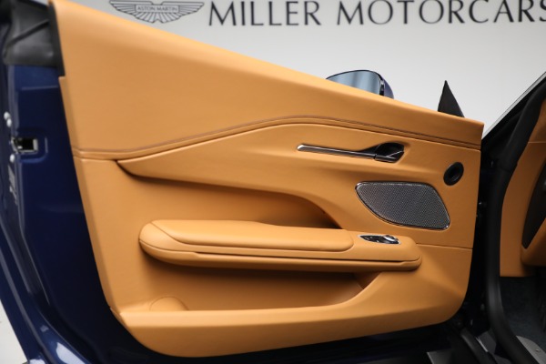 New 2025 Aston Martin Vantage for sale $243,200 at Bentley Greenwich in Greenwich CT 06830 18
