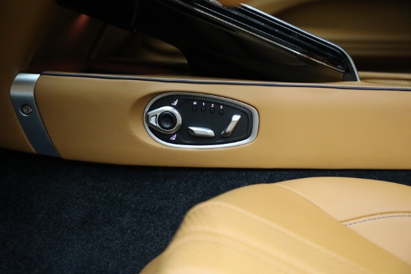 New 2025 Aston Martin Vantage for sale $243,200 at Bentley Greenwich in Greenwich CT 06830 20