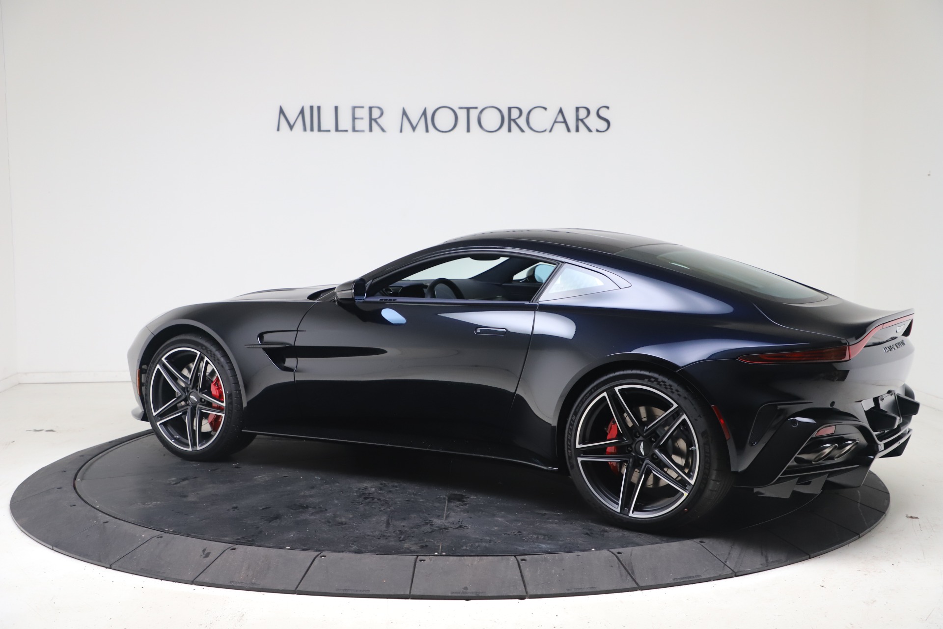 New 2025 Aston Martin Vantage For Sale (Special Pricing) | Bentley