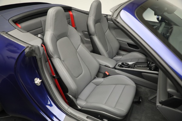 Used 2024 Porsche 911 Carrera Cabriolet for sale Sold at Bentley Greenwich in Greenwich CT 06830 22