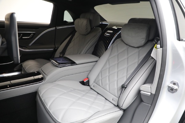 Used 2024 Mercedes-Benz S-Class Mercedes-Maybach S 580 4MATIC for sale Sold at Bentley Greenwich in Greenwich CT 06830 19