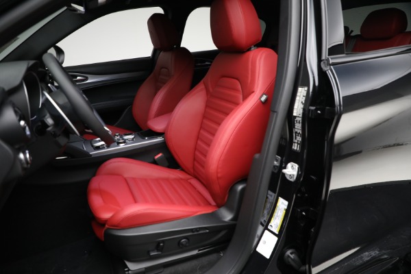 New 2025 Alfa Romeo Stelvio Veloce for sale $57,685 at Bentley Greenwich in Greenwich CT 06830 11