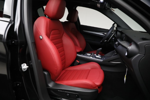 New 2025 Alfa Romeo Stelvio Veloce for sale $57,685 at Bentley Greenwich in Greenwich CT 06830 12