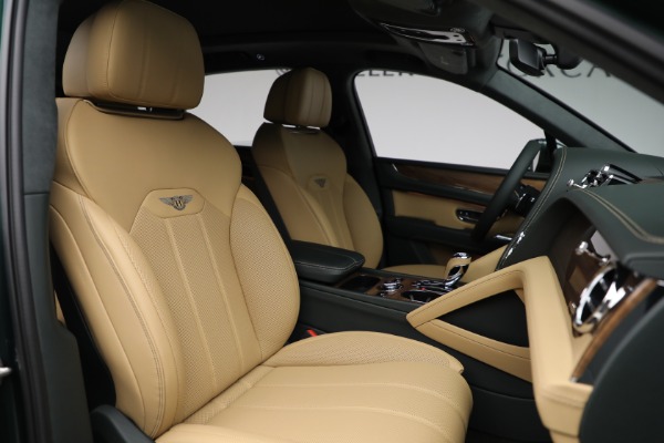 New 2025 Bentley Bentayga V8 for sale $249,525 at Bentley Greenwich in Greenwich CT 06830 26